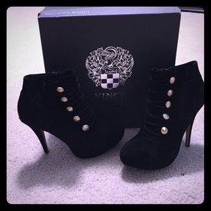Vince Camuto - Jenks Booties. size 8